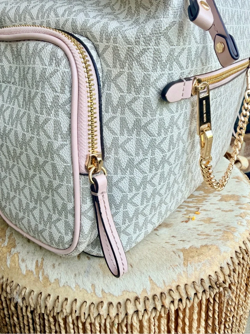 Michael KORS Jet Set Signature Pink Coated Canvas Drawstring Backpack Gold Chain